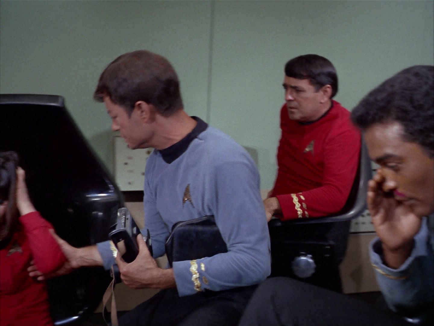 ariane179254_StarTrek_1x16_TheGalileoSeven_0472.jpg