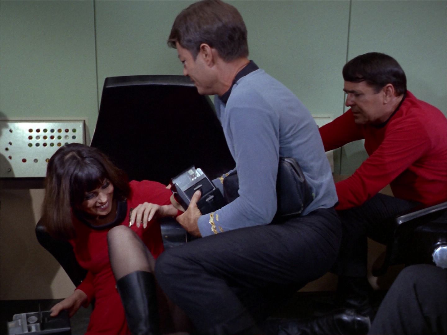 ariane179254_StarTrek_1x16_TheGalileoSeven_0476.jpg