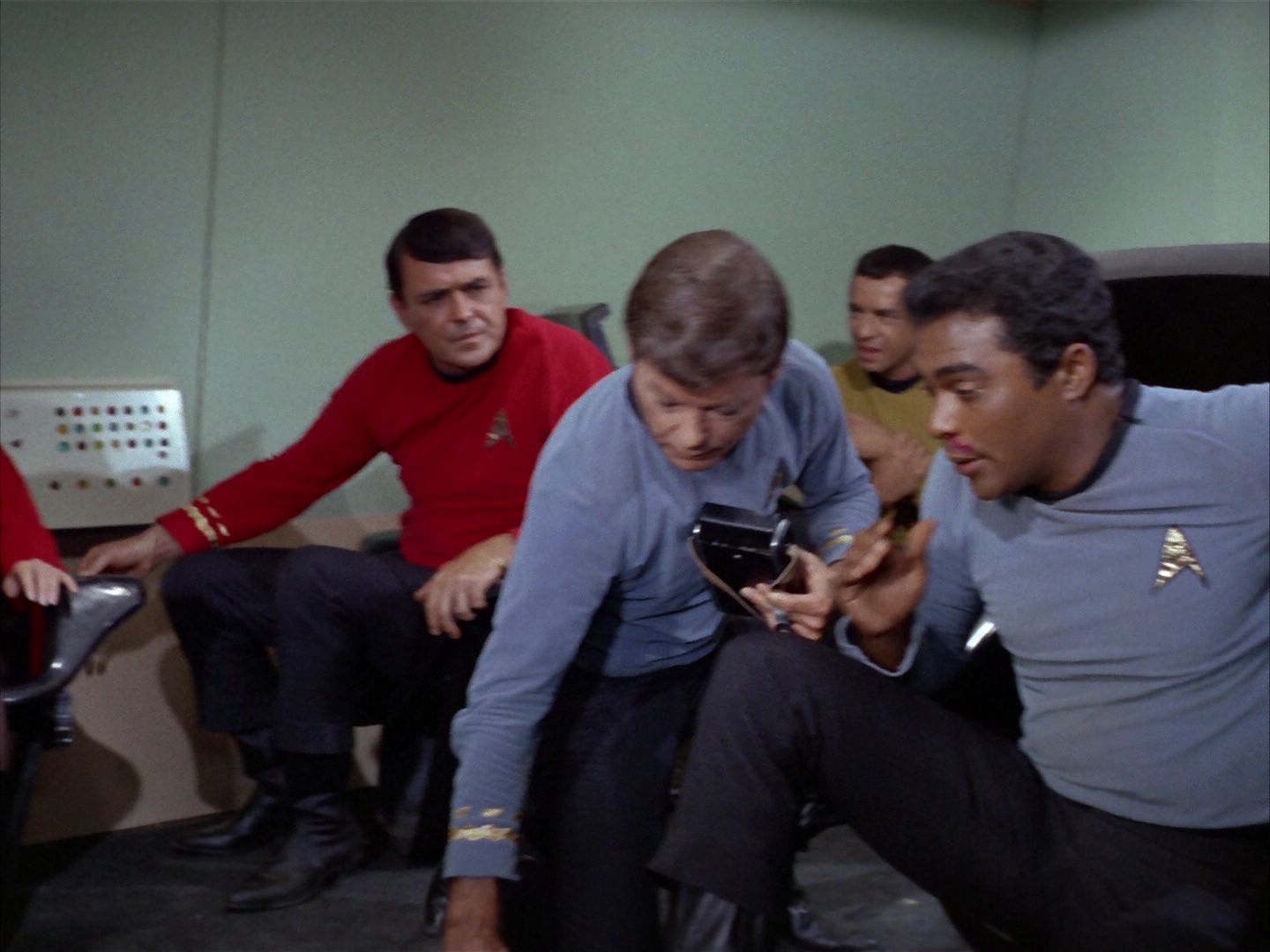 ariane179254_StarTrek_1x16_TheGalileoSeven_0486.jpg