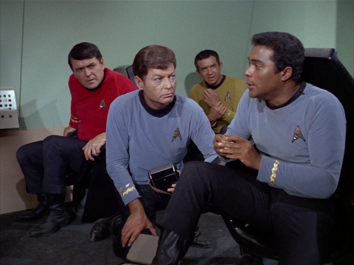 ariane179254_StarTrek_1x16_TheGalileoSeven_0495.jpg