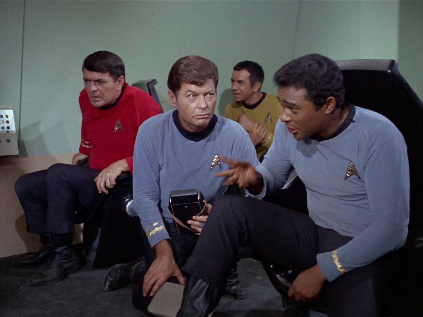 ariane179254_StarTrek_1x16_TheGalileoSeven_0501.jpg