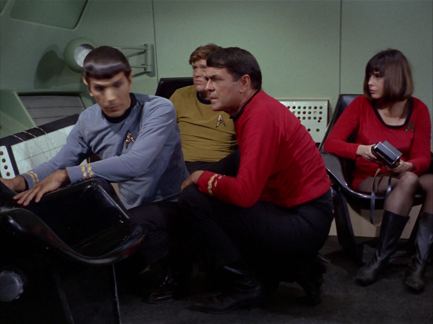 ariane179254_StarTrek_1x16_TheGalileoSeven_0511.jpg