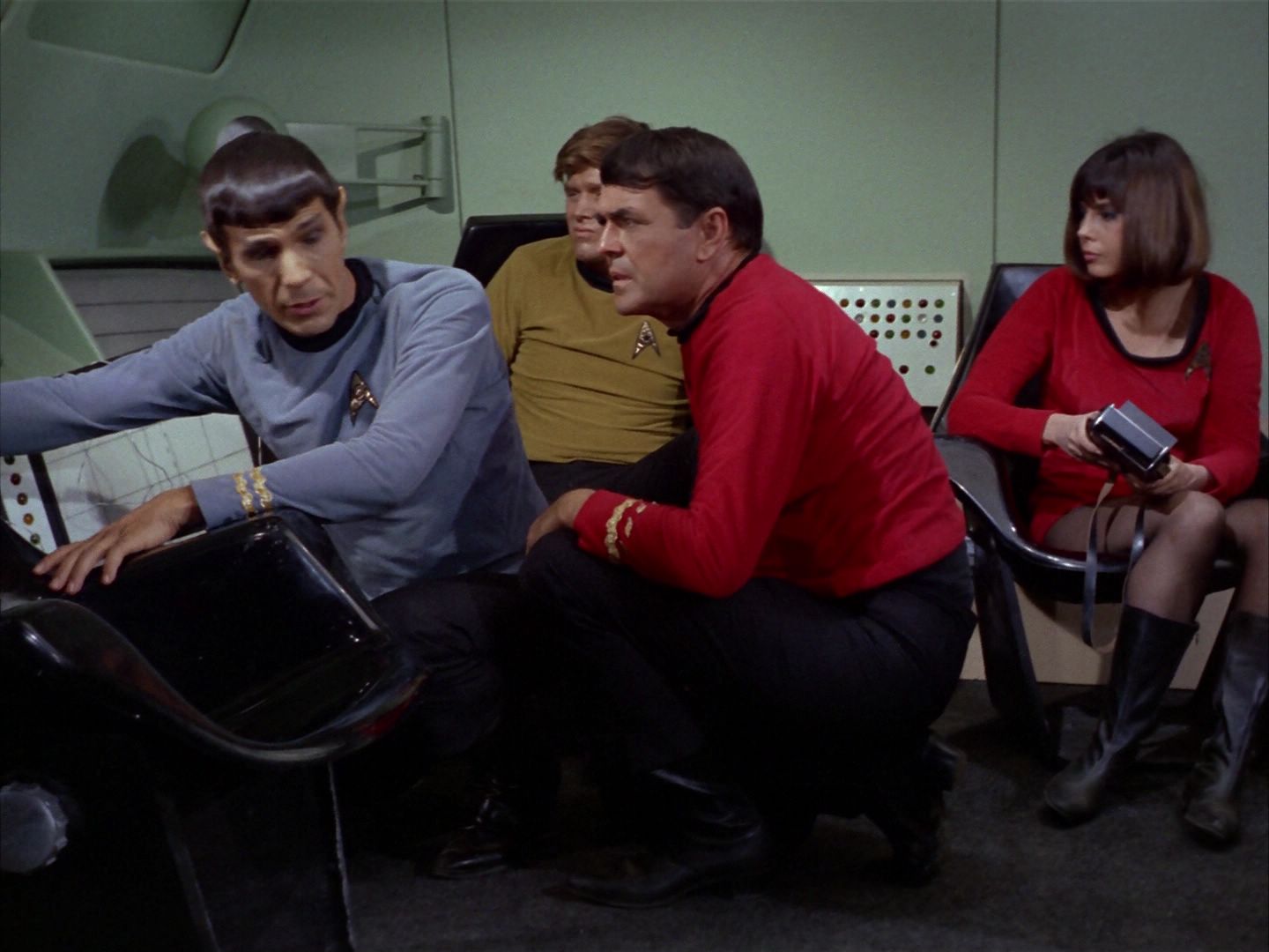 ariane179254_StarTrek_1x16_TheGalileoSeven_0512.jpg
