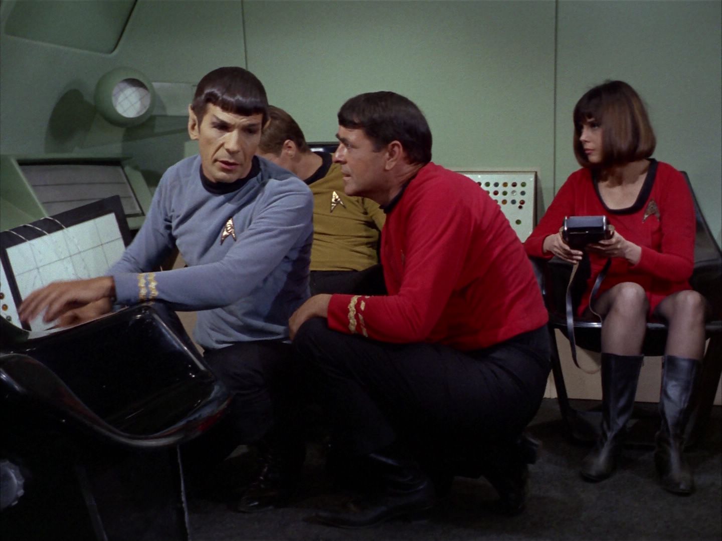 ariane179254_StarTrek_1x16_TheGalileoSeven_0525.jpg