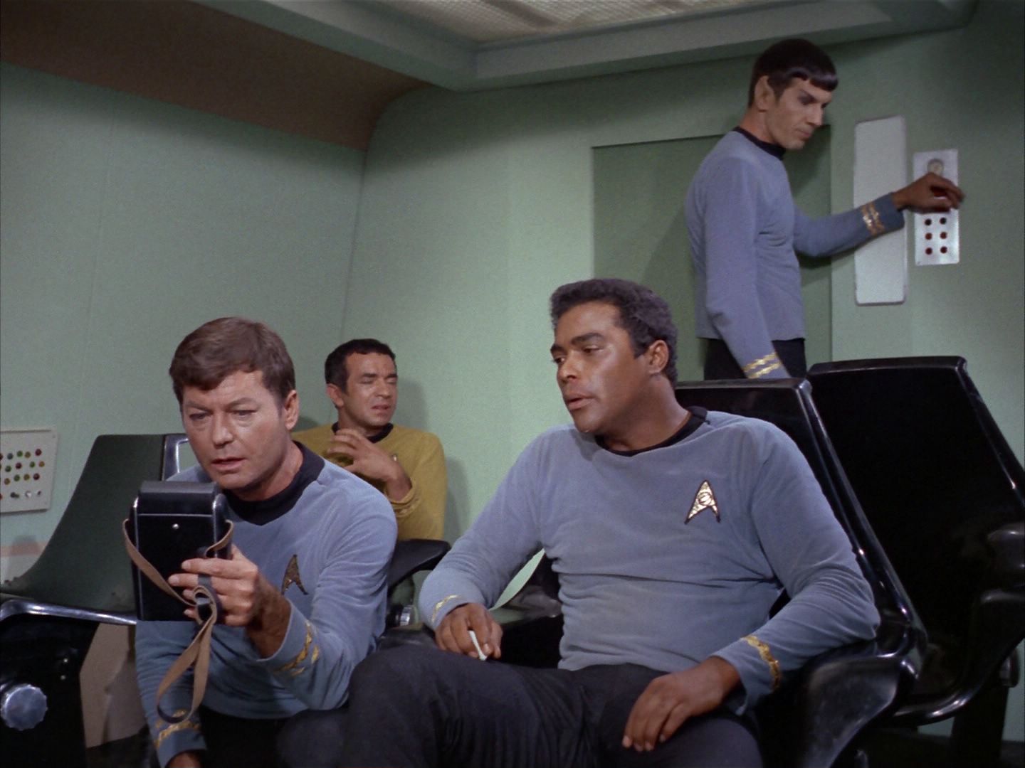 ariane179254_StarTrek_1x16_TheGalileoSeven_0538.jpg