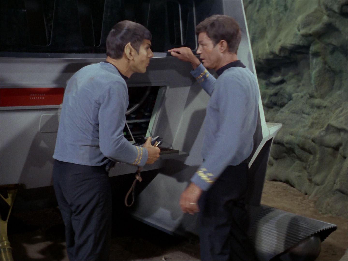 ariane179254_StarTrek_1x16_TheGalileoSeven_0748.jpg