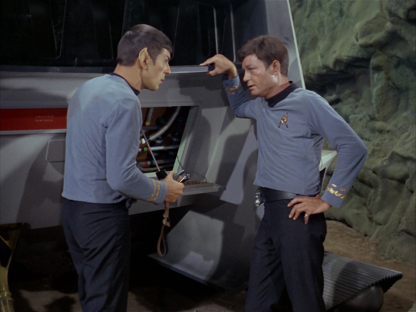 ariane179254_StarTrek_1x16_TheGalileoSeven_0752.jpg