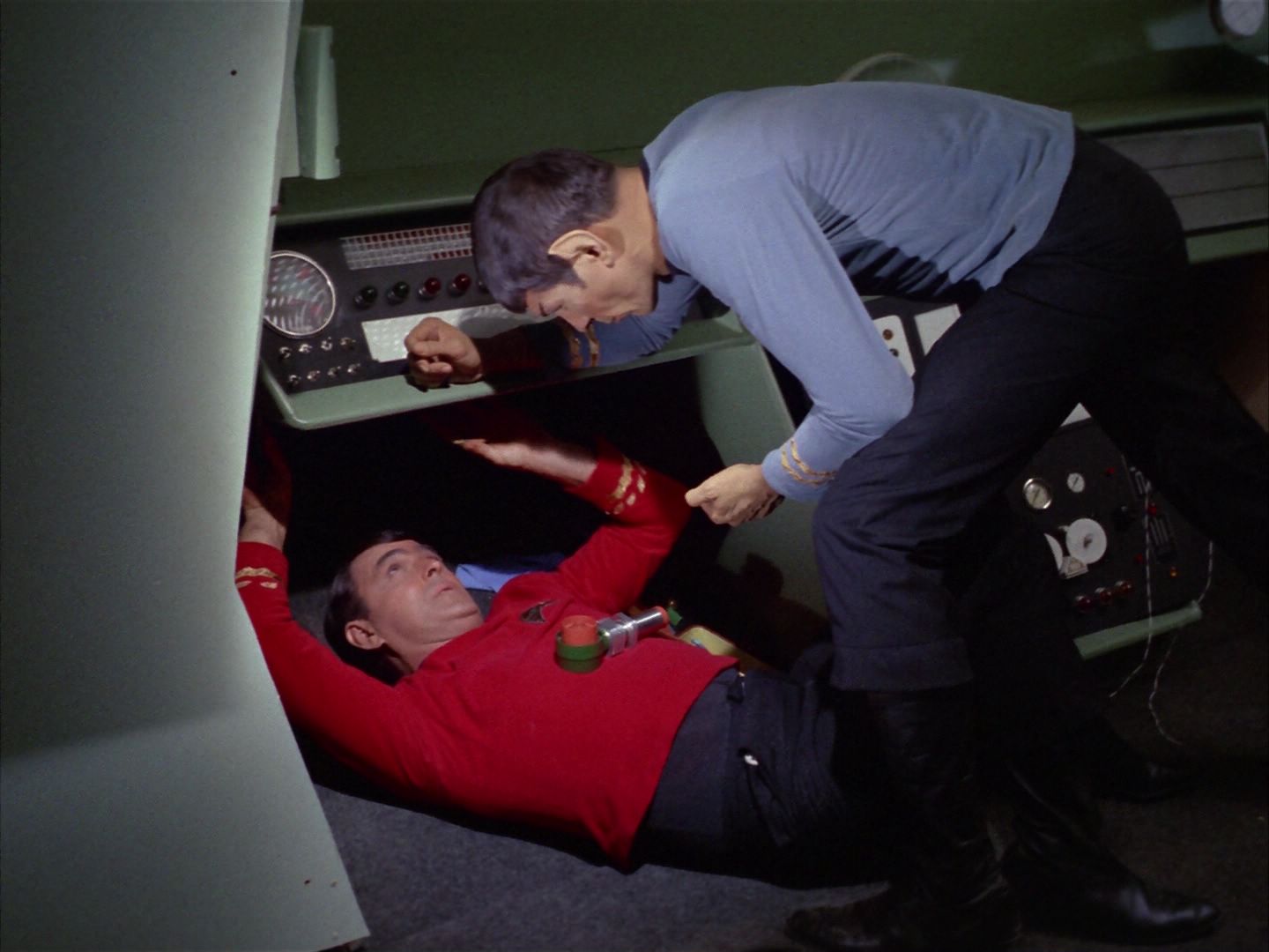 ariane179254_StarTrek_1x16_TheGalileoSeven_0822.jpg