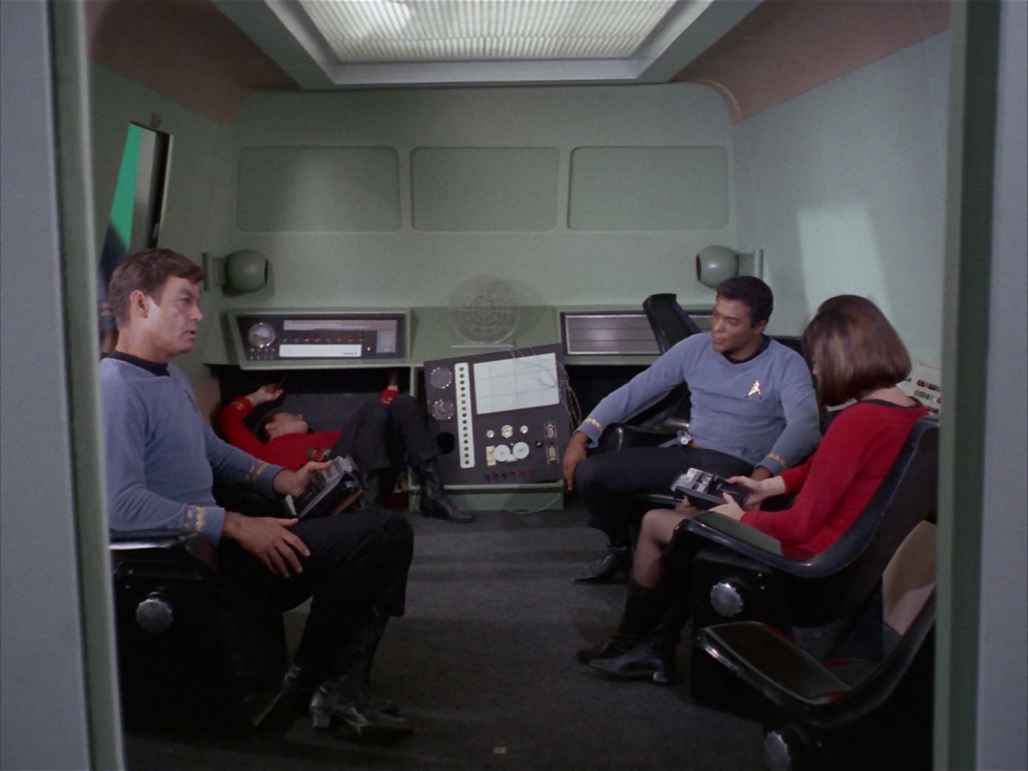 ariane179254_StarTrek_1x16_TheGalileoSeven_0888.jpg