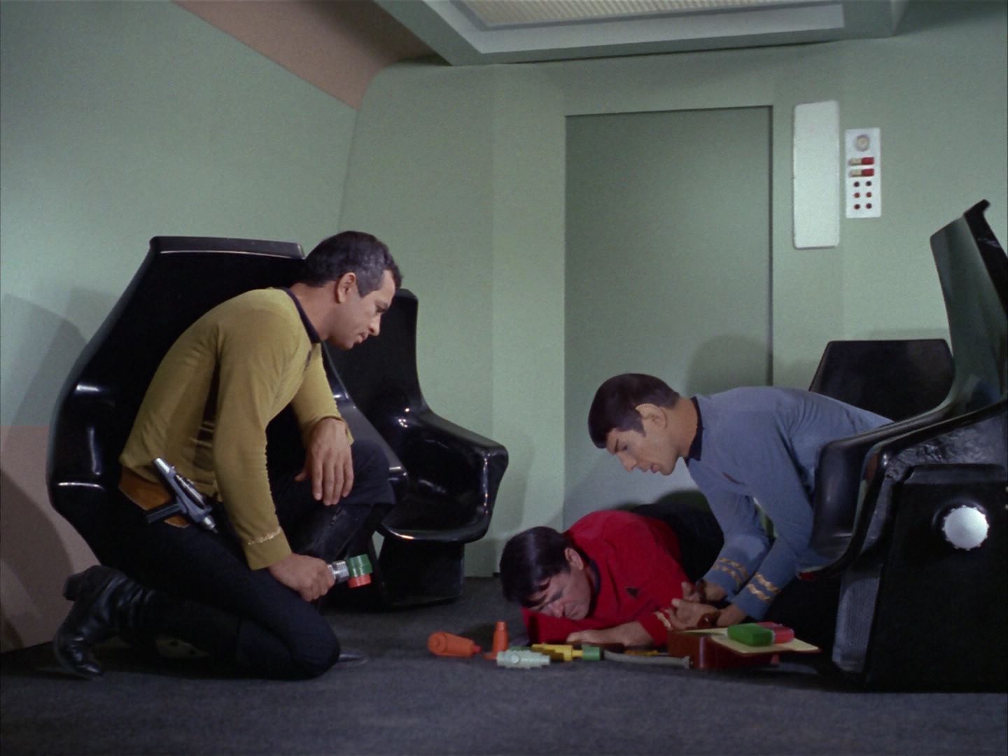 ariane179254_StarTrek_1x16_TheGalileoSeven_1233.jpg