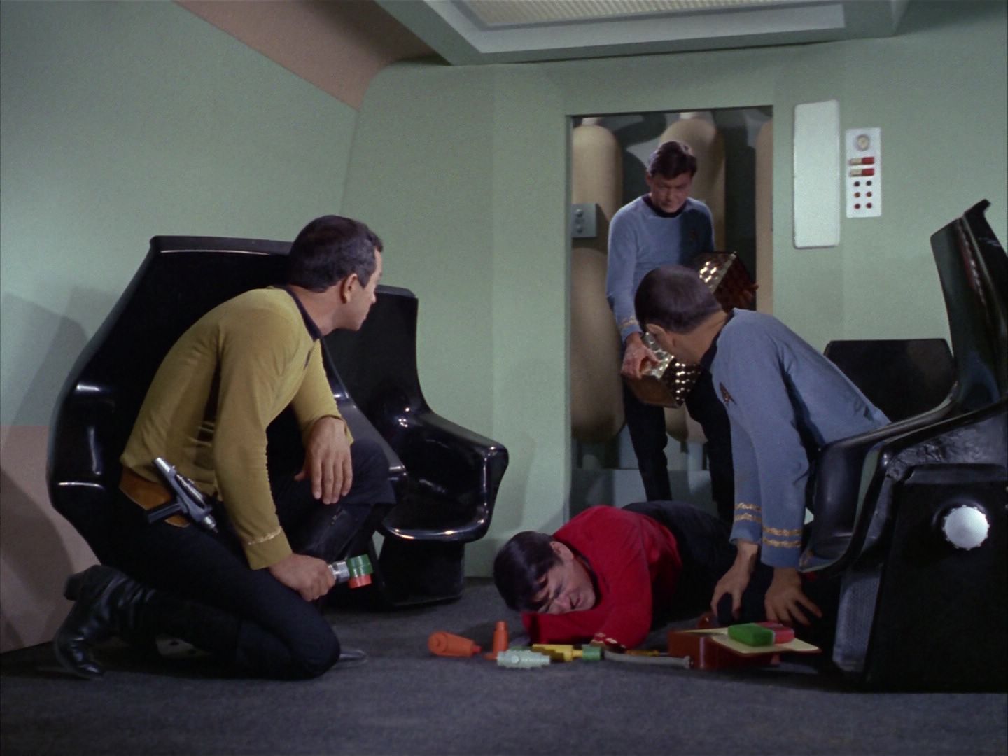 ariane179254_StarTrek_1x16_TheGalileoSeven_1240.jpg