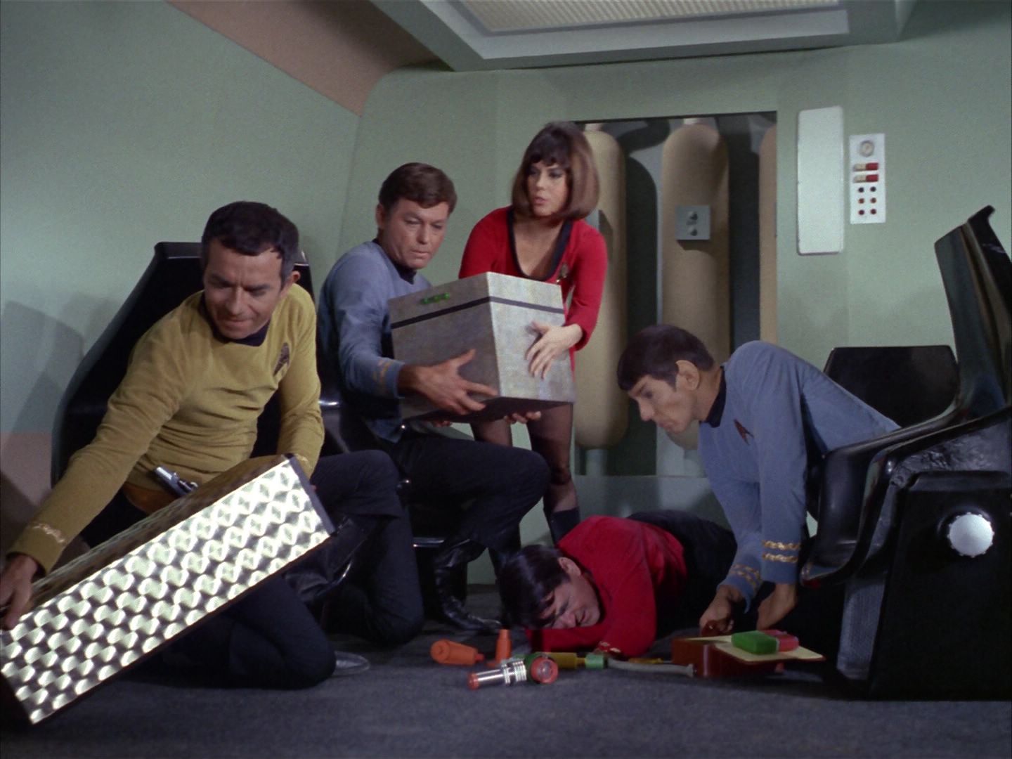 ariane179254_StarTrek_1x16_TheGalileoSeven_1246.jpg