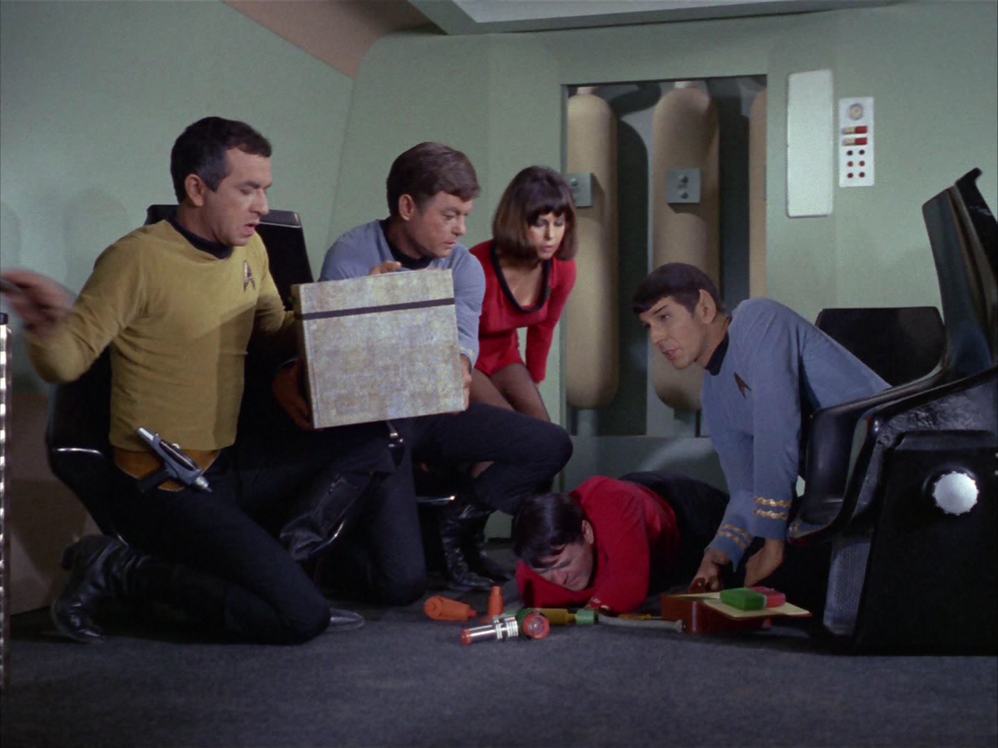 ariane179254_StarTrek_1x16_TheGalileoSeven_1248.jpg