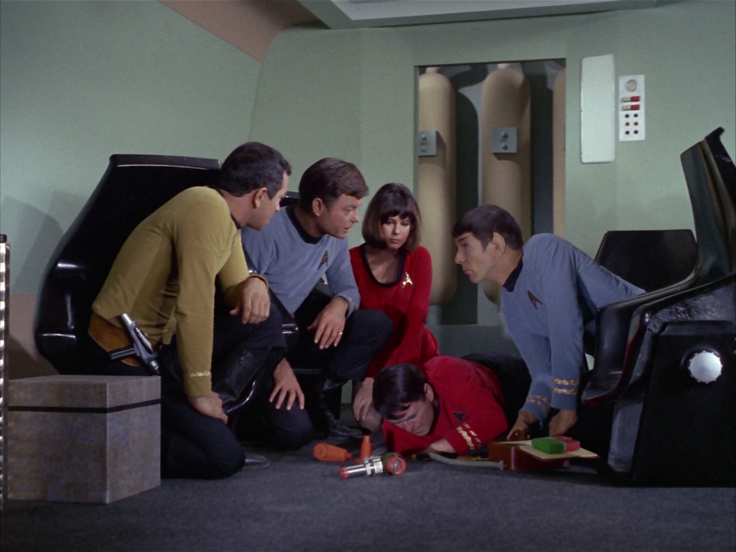 ariane179254_StarTrek_1x16_TheGalileoSeven_1254.jpg