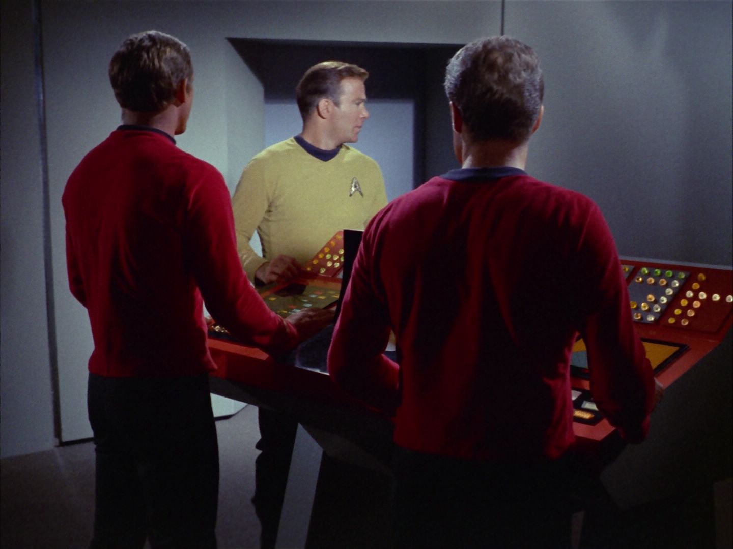 ariane179254_StarTrek_1x16_TheGalileoSeven_1775.jpg