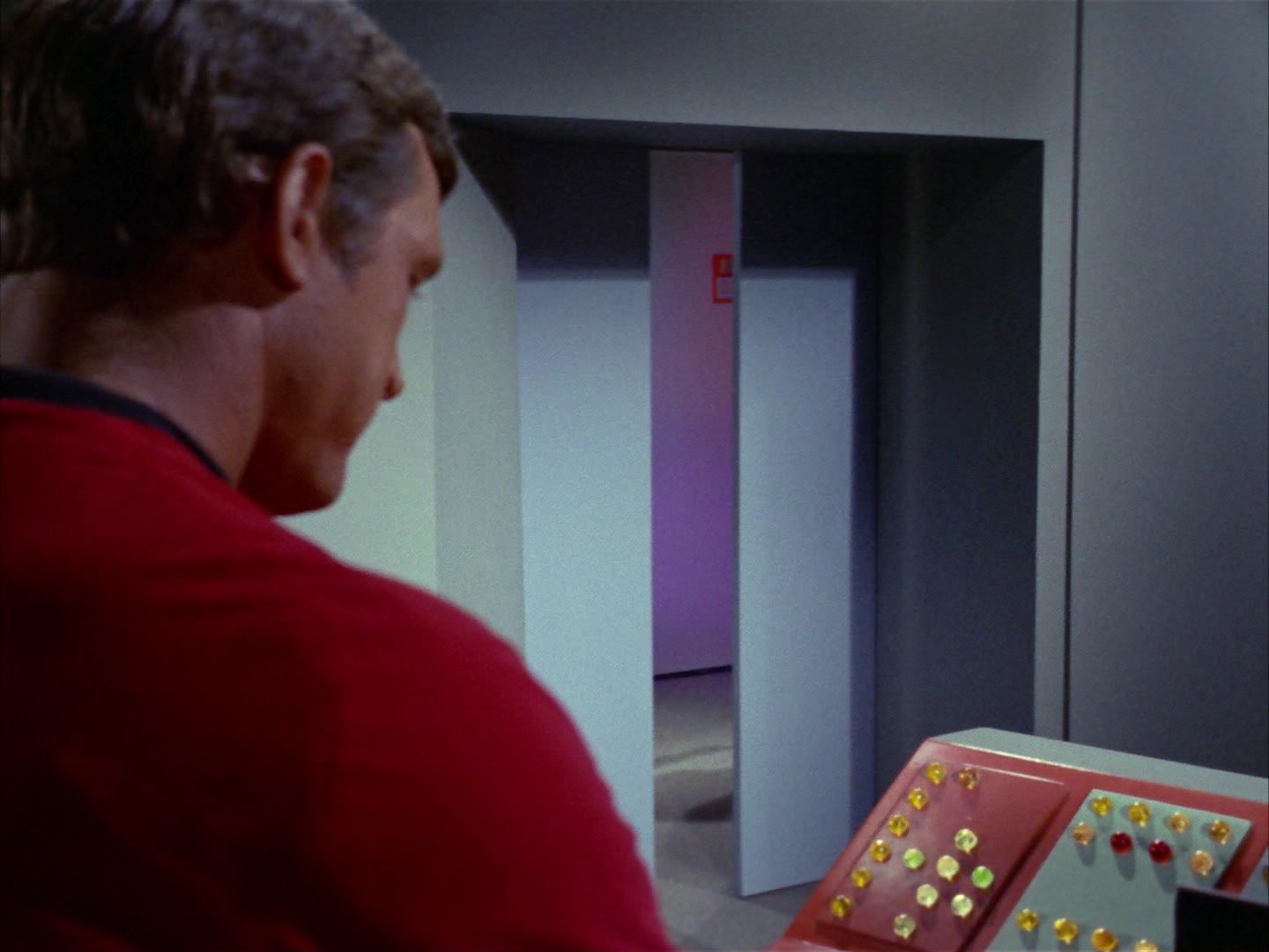 ariane179254_StarTrek_1x16_TheGalileoSeven_1797.jpg
