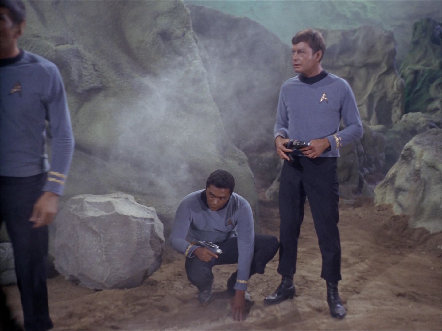 ariane179254_StarTrek_1x16_TheGalileoSeven_1899.jpg