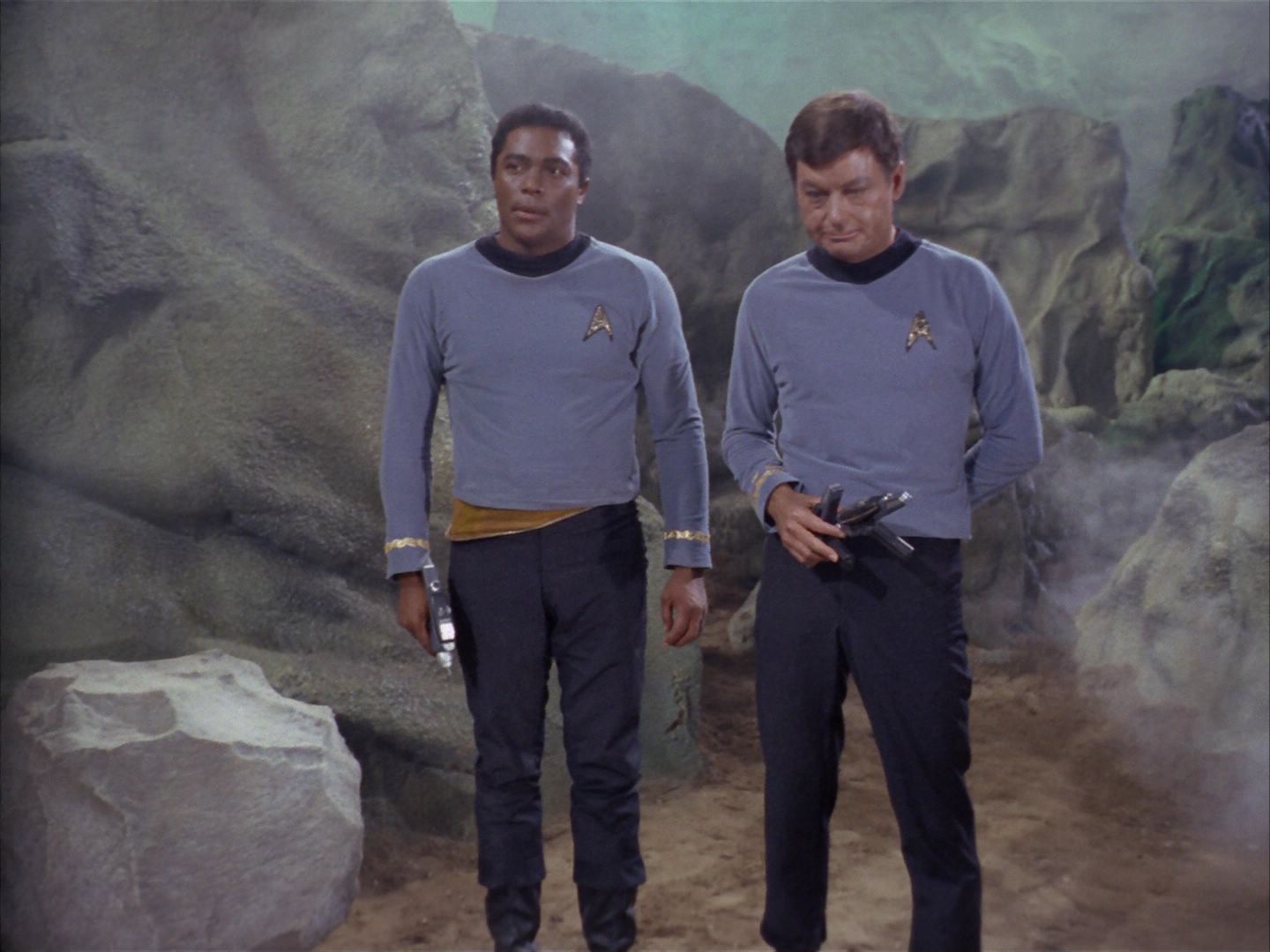 ariane179254_StarTrek_1x16_TheGalileoSeven_1904.jpg