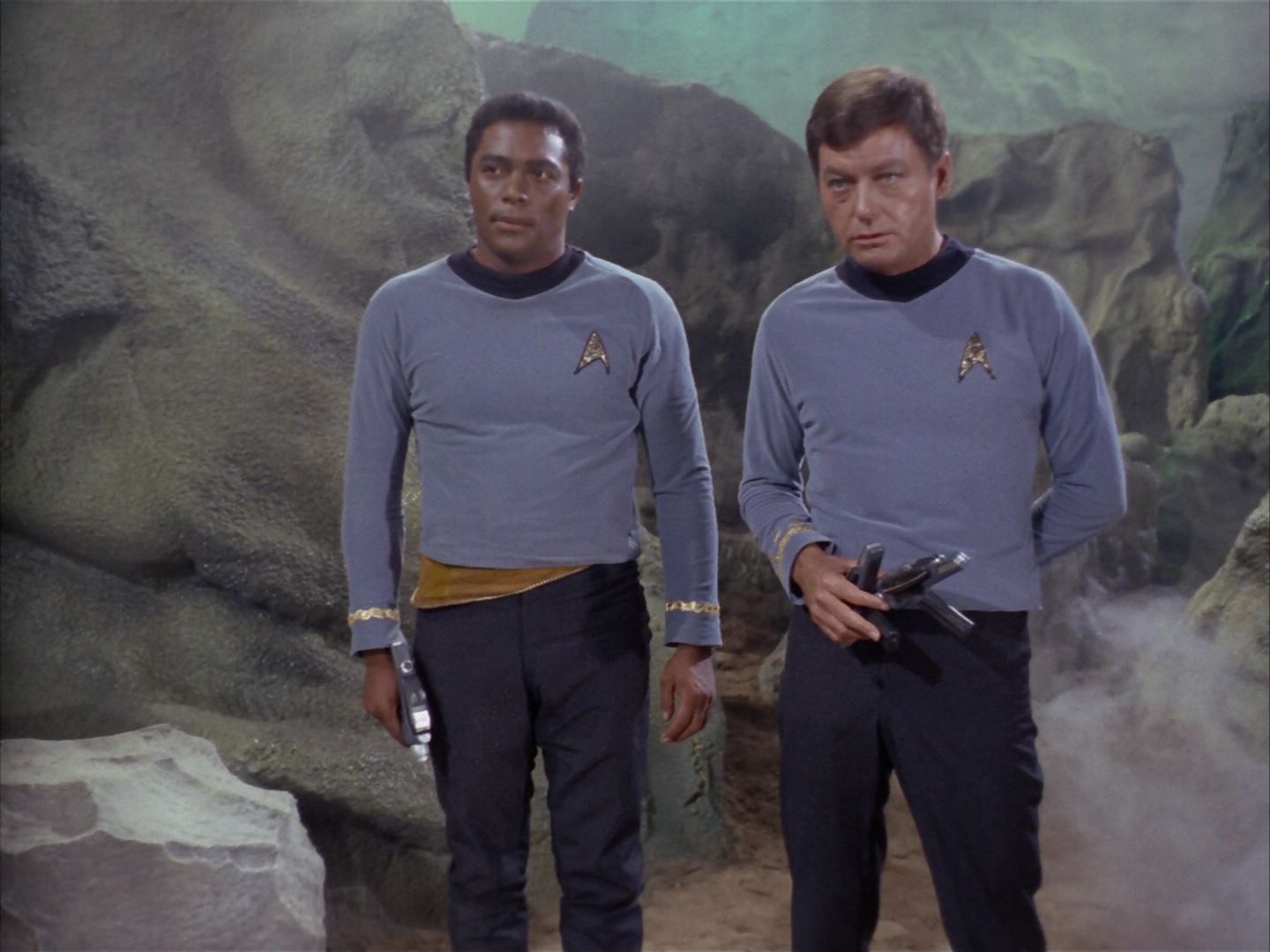ariane179254_StarTrek_1x16_TheGalileoSeven_1906.jpg