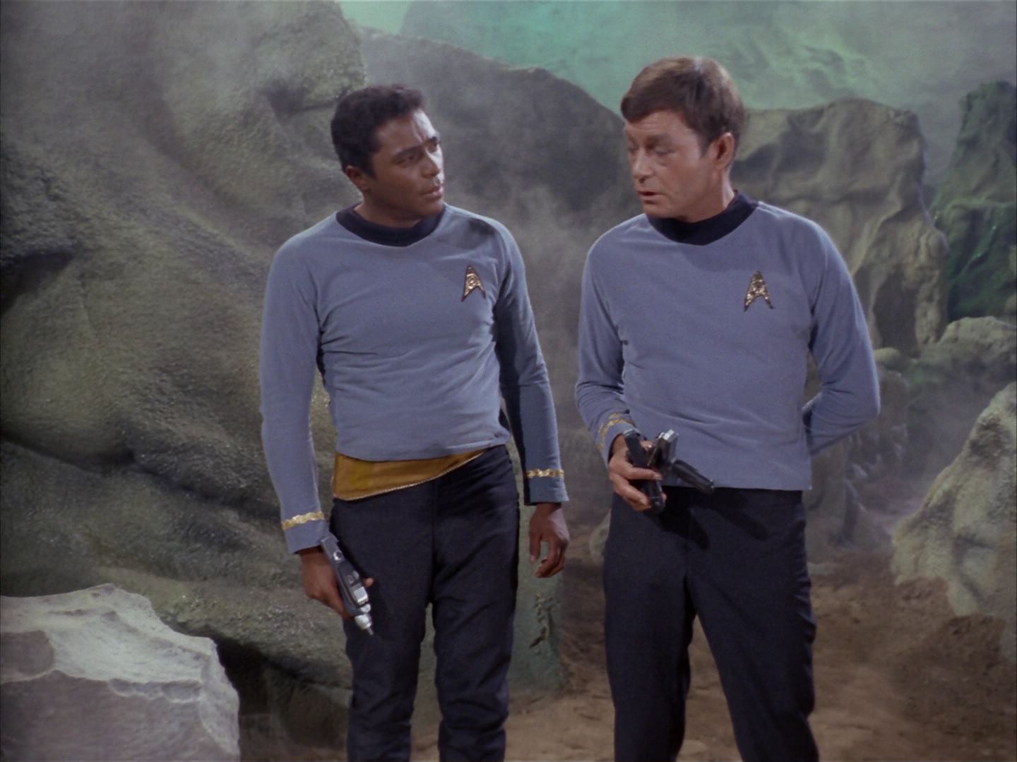 ariane179254_StarTrek_1x16_TheGalileoSeven_1922.jpg