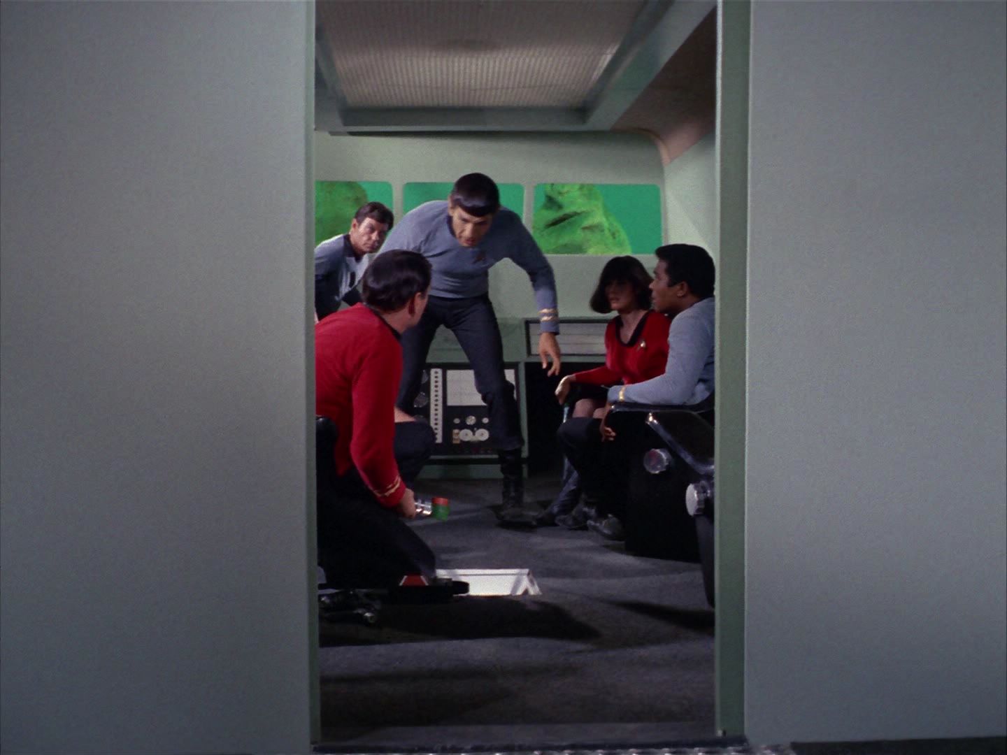 ariane179254_StarTrek_1x16_TheGalileoSeven_2274.jpg