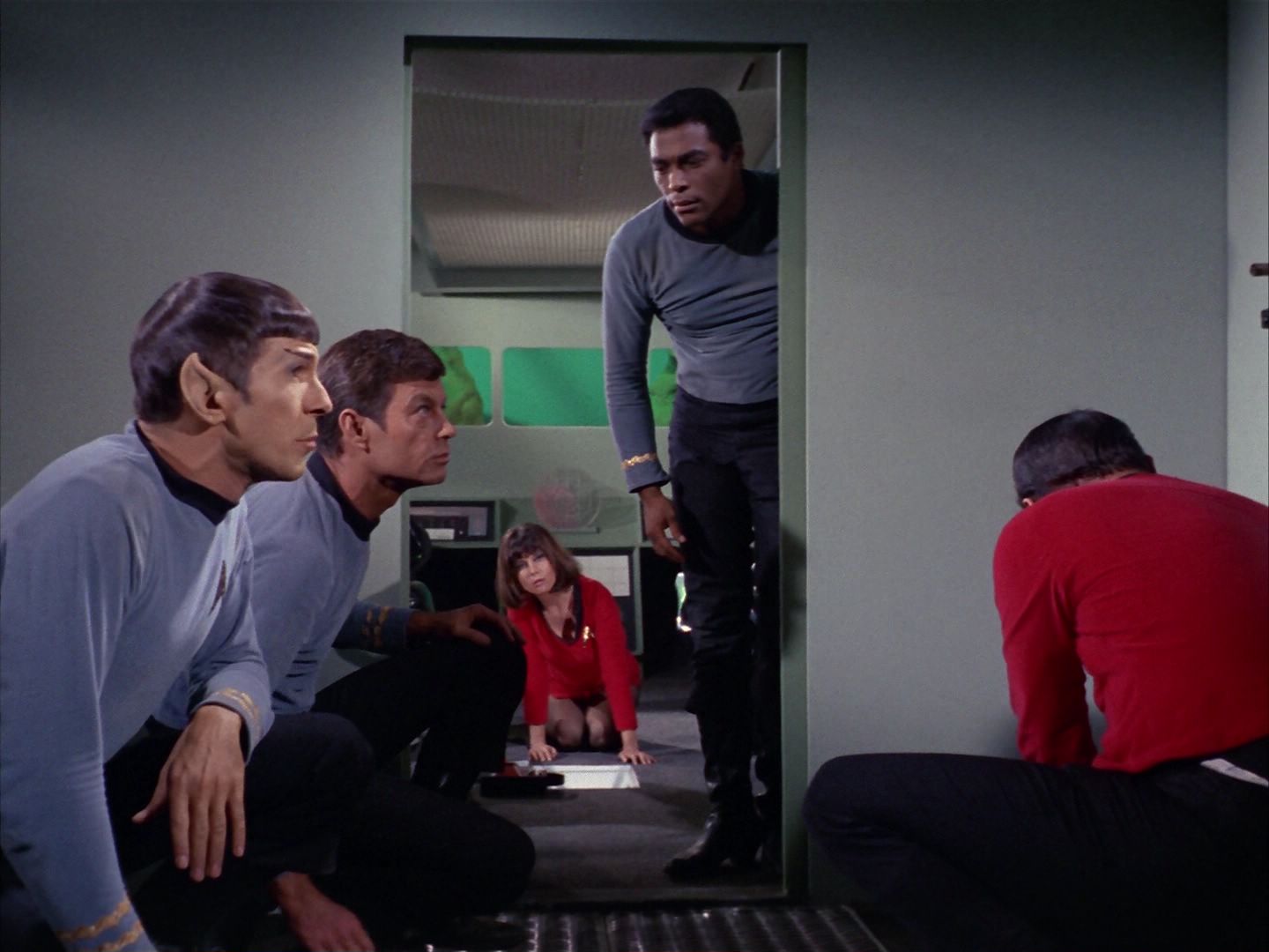 ariane179254_StarTrek_1x16_TheGalileoSeven_2332.jpg