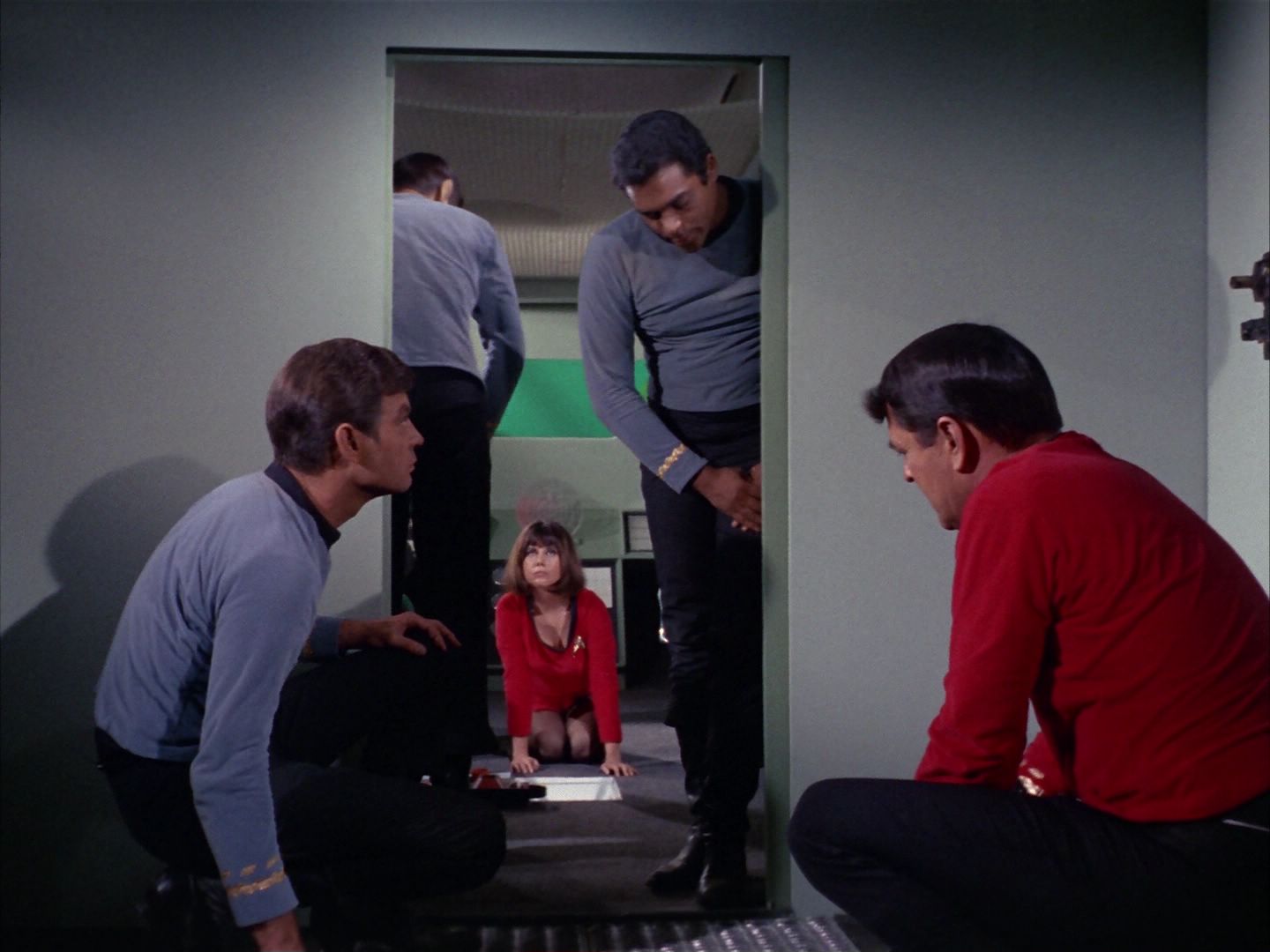 ariane179254_StarTrek_1x16_TheGalileoSeven_2338.jpg
