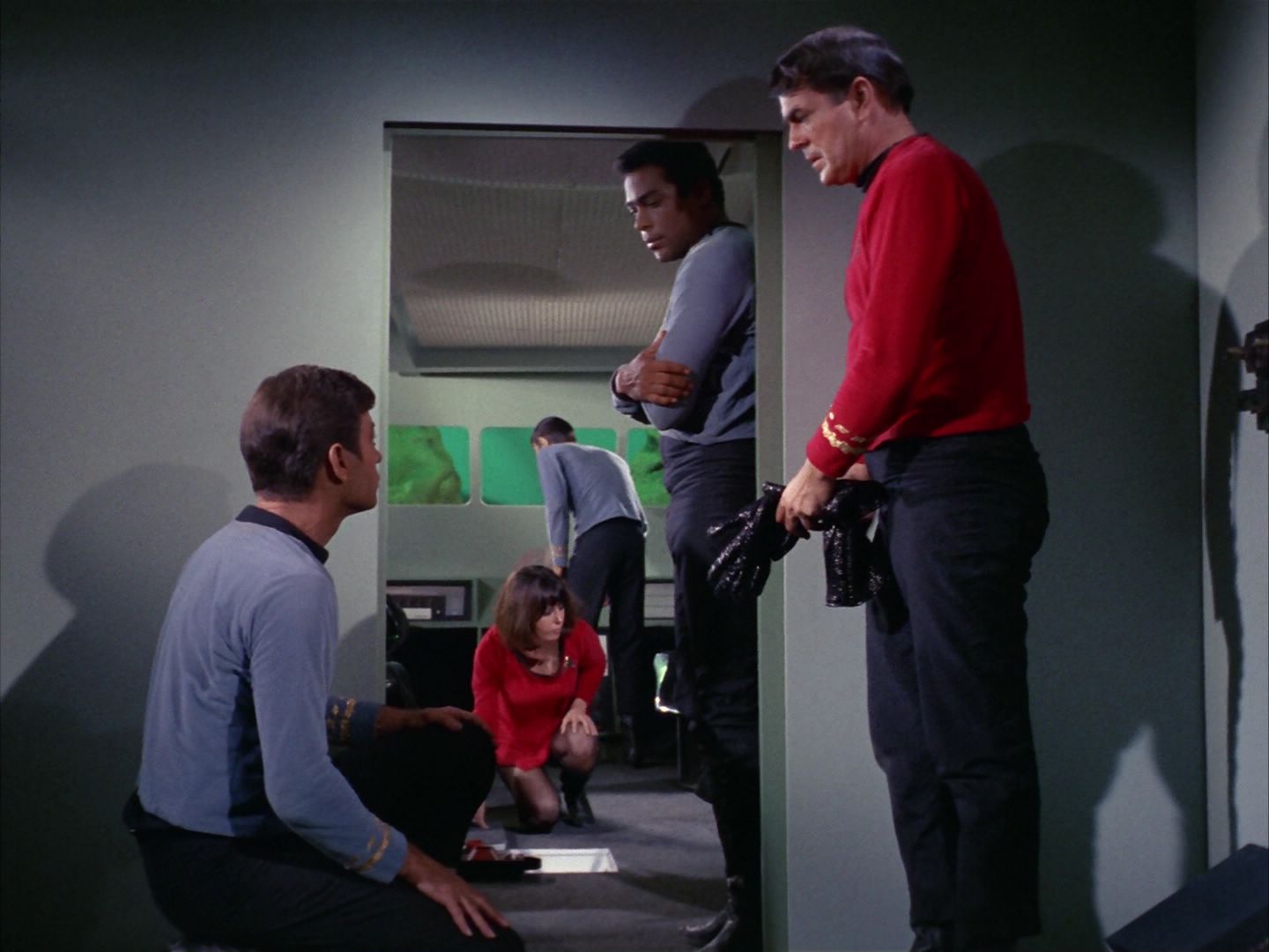 ariane179254_StarTrek_1x16_TheGalileoSeven_2378.jpg