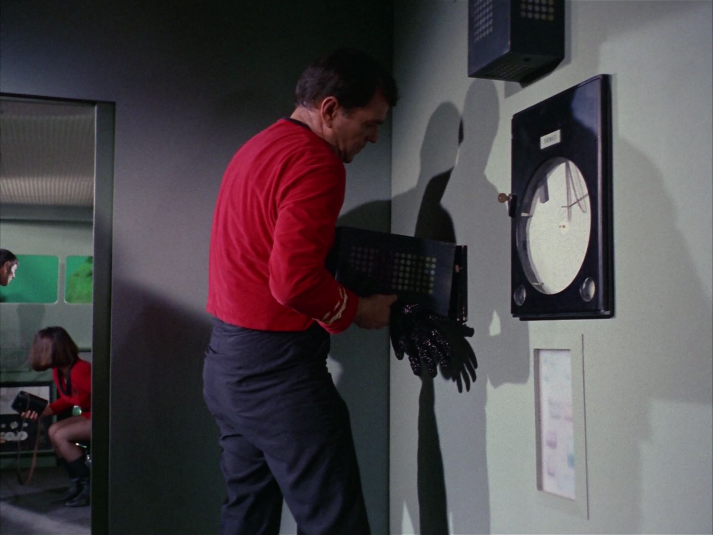 ariane179254_StarTrek_1x16_TheGalileoSeven_2385.jpg