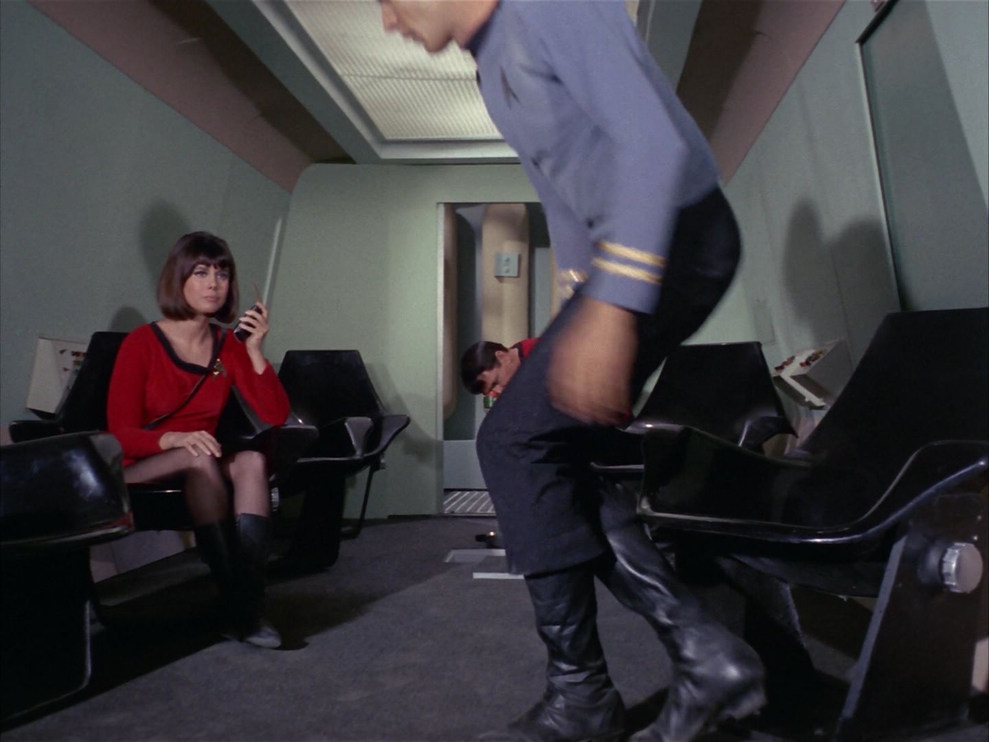 ariane179254_StarTrek_1x16_TheGalileoSeven_2566.jpg