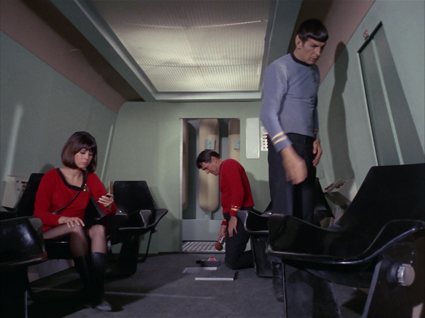 ariane179254_StarTrek_1x16_TheGalileoSeven_2593.jpg