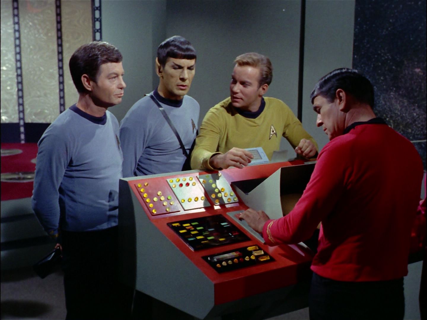 ariane179254_StarTrek_1x18_Arena_0040.jpg
