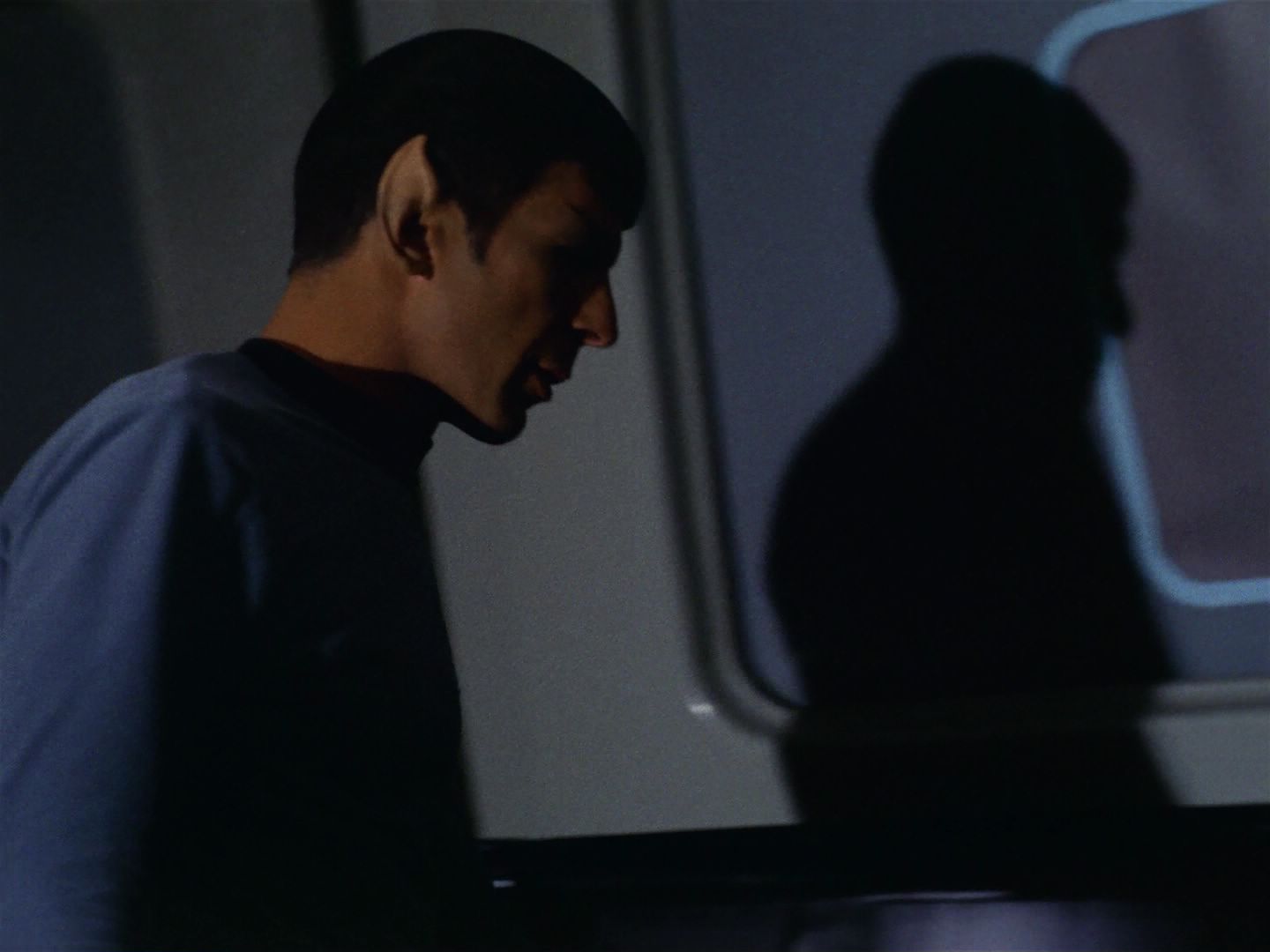 ariane179254_StarTrek_1x19_TomorrowIsYesterday_0194.jpg