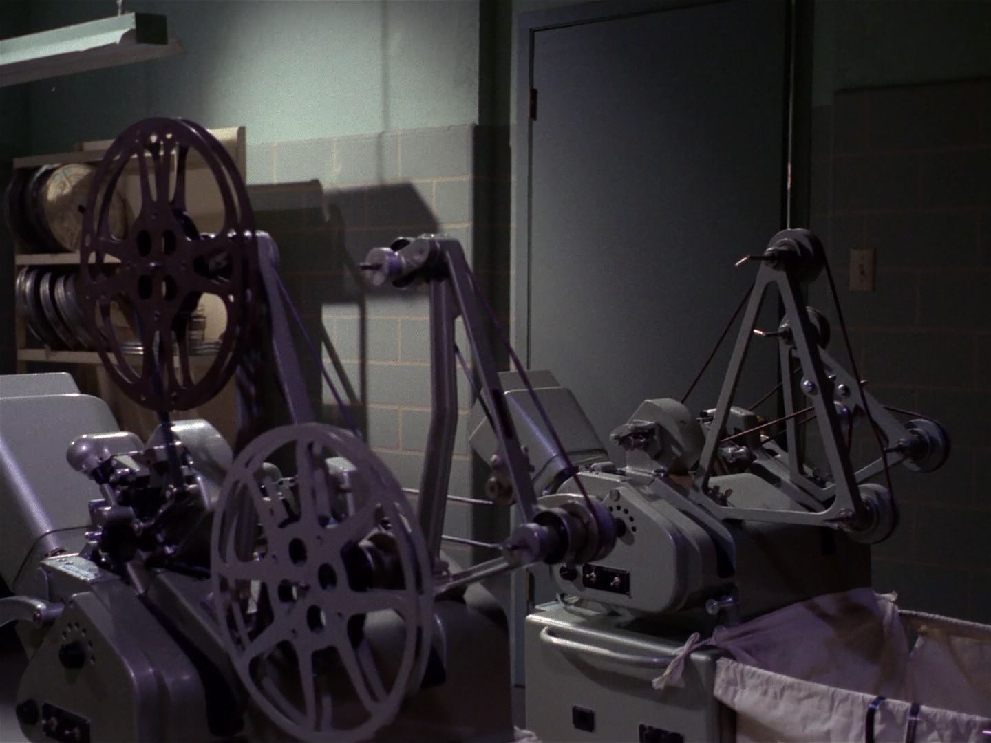 ariane179254_StarTrek_1x19_TomorrowIsYesterday_1960.jpg
