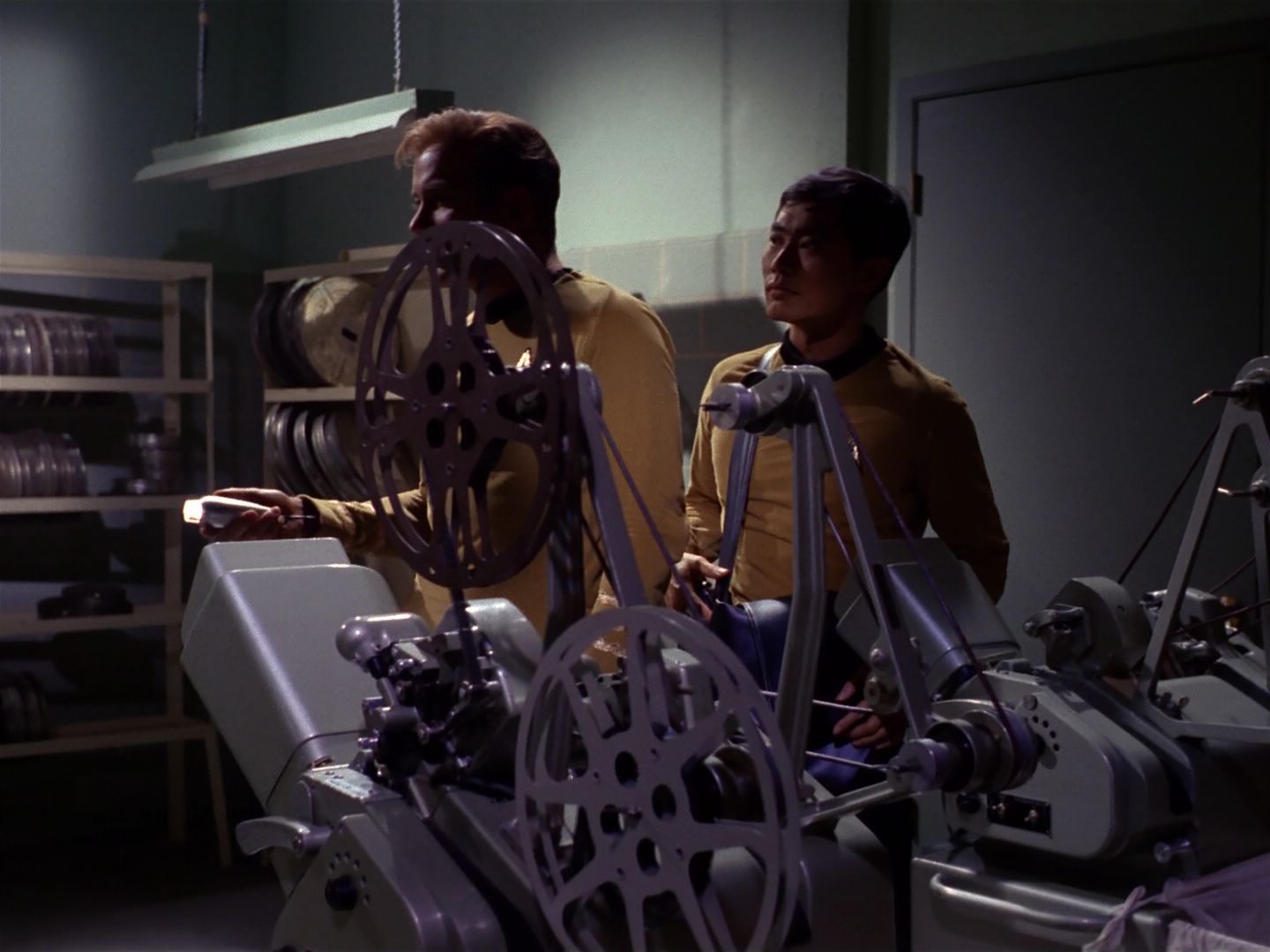 ariane179254_StarTrek_1x19_TomorrowIsYesterday_1975.jpg