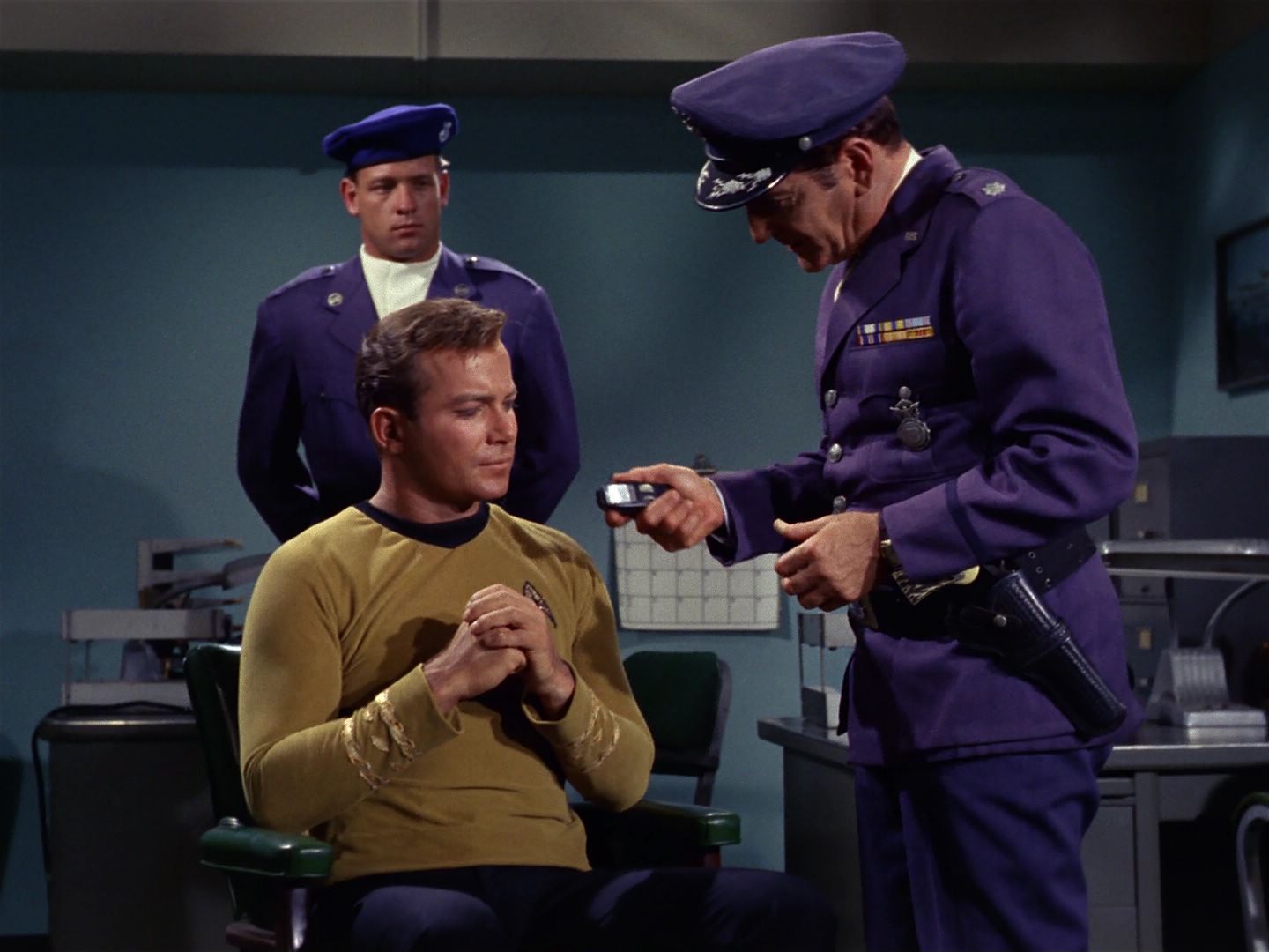 ariane179254_StarTrek_1x19_TomorrowIsYesterday_2253.jpg