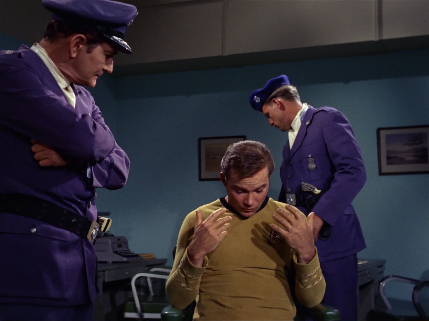 ariane179254_StarTrek_1x19_TomorrowIsYesterday_2281.jpg