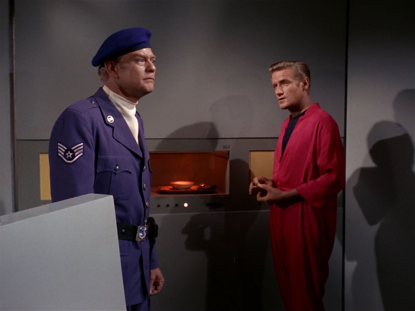 ariane179254_StarTrek_1x19_TomorrowIsYesterday_2475.jpg