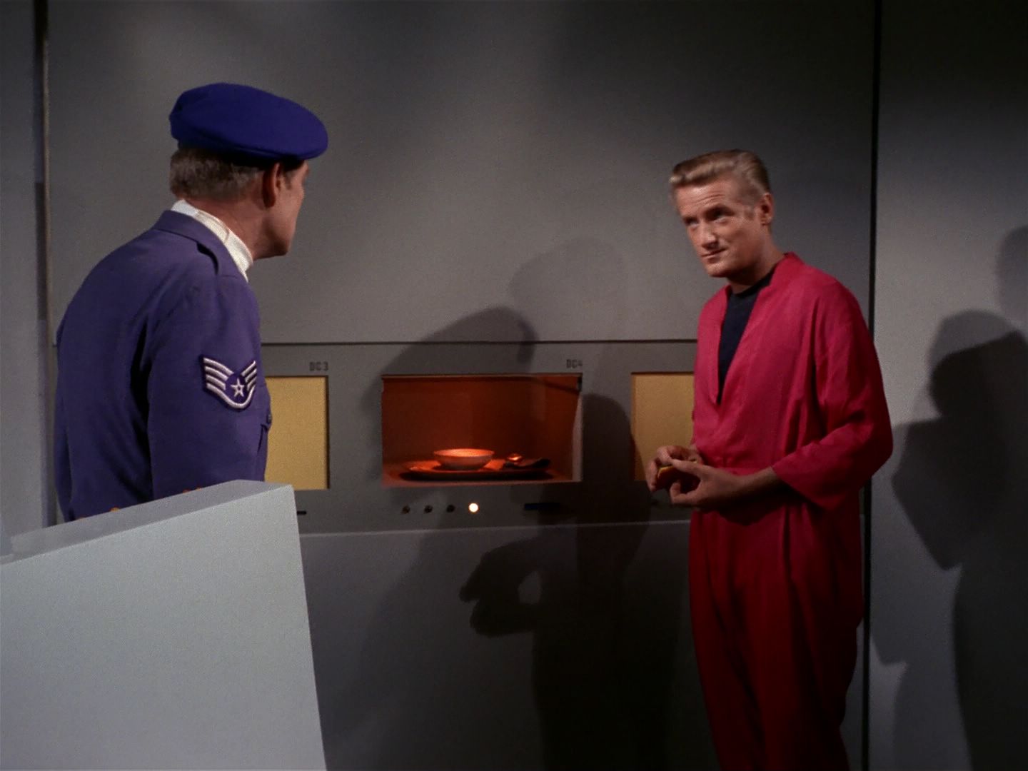 ariane179254_StarTrek_1x19_TomorrowIsYesterday_2480.jpg