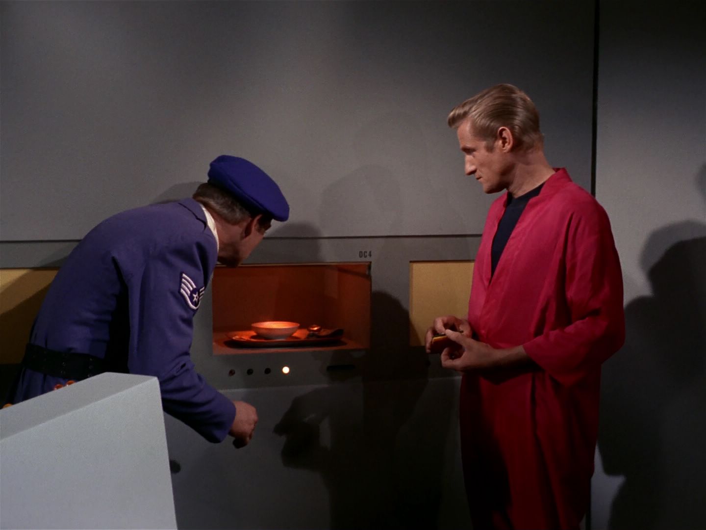 ariane179254_StarTrek_1x19_TomorrowIsYesterday_2483.jpg