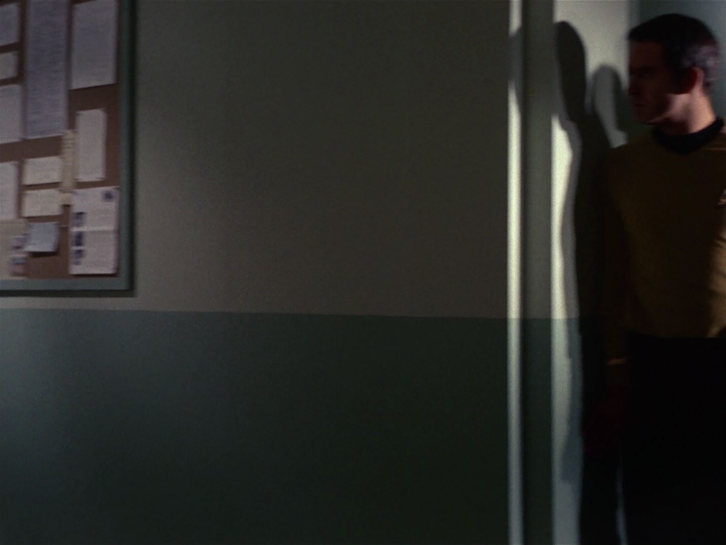 ariane179254_StarTrek_1x19_TomorrowIsYesterday_2505.jpg