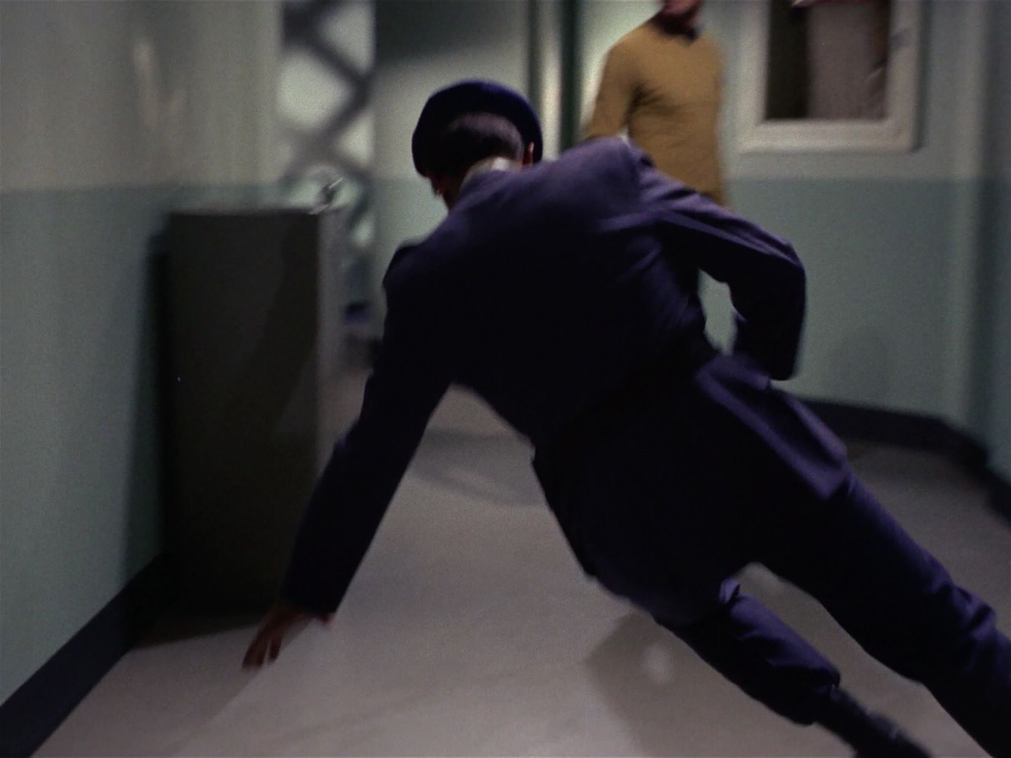 ariane179254_StarTrek_1x19_TomorrowIsYesterday_2519.jpg