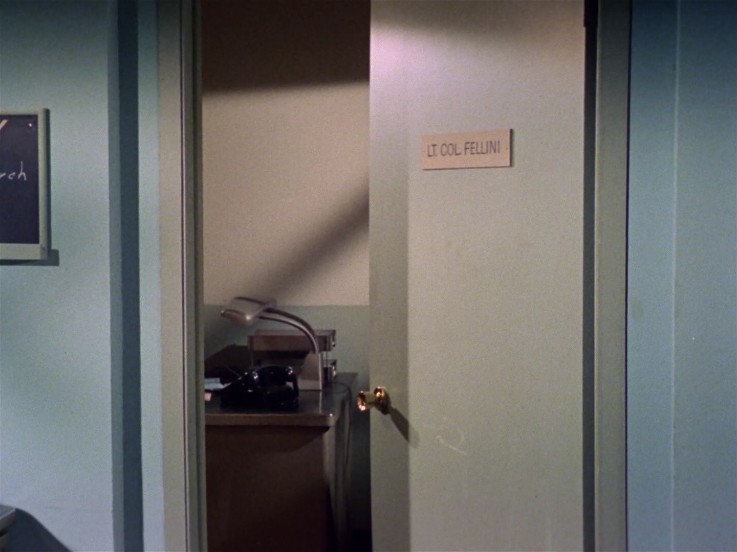 ariane179254_StarTrek_1x19_TomorrowIsYesterday_2603.jpg