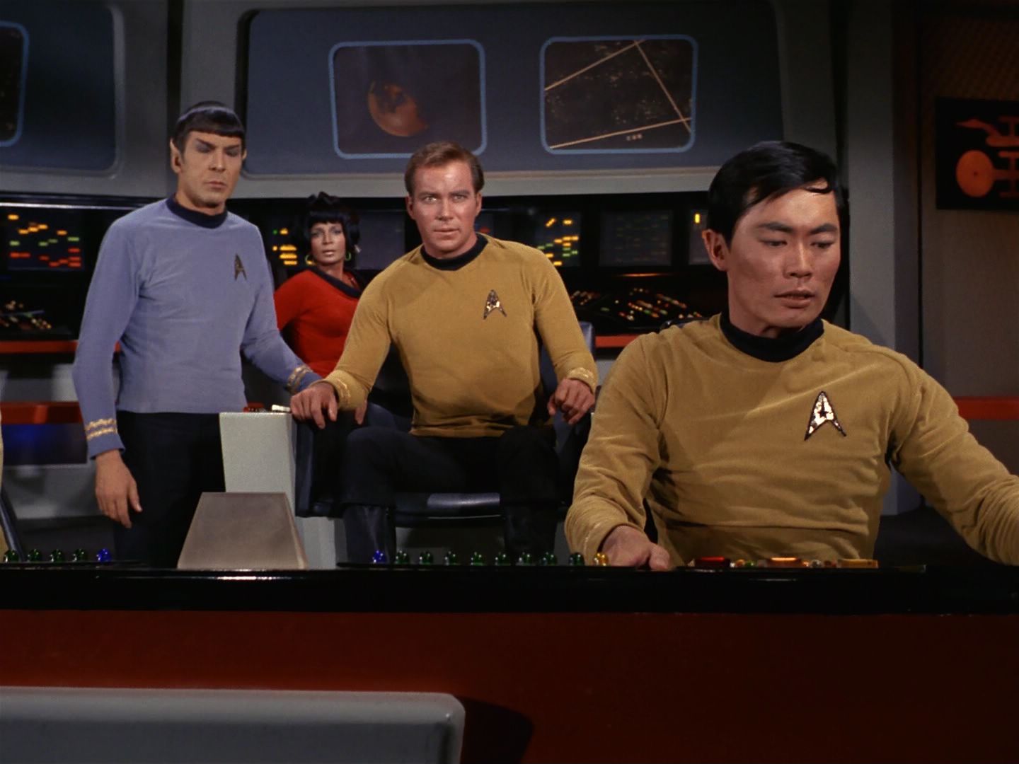ariane179254_StarTrek_1x19_TomorrowIsYesterday_2941.jpg