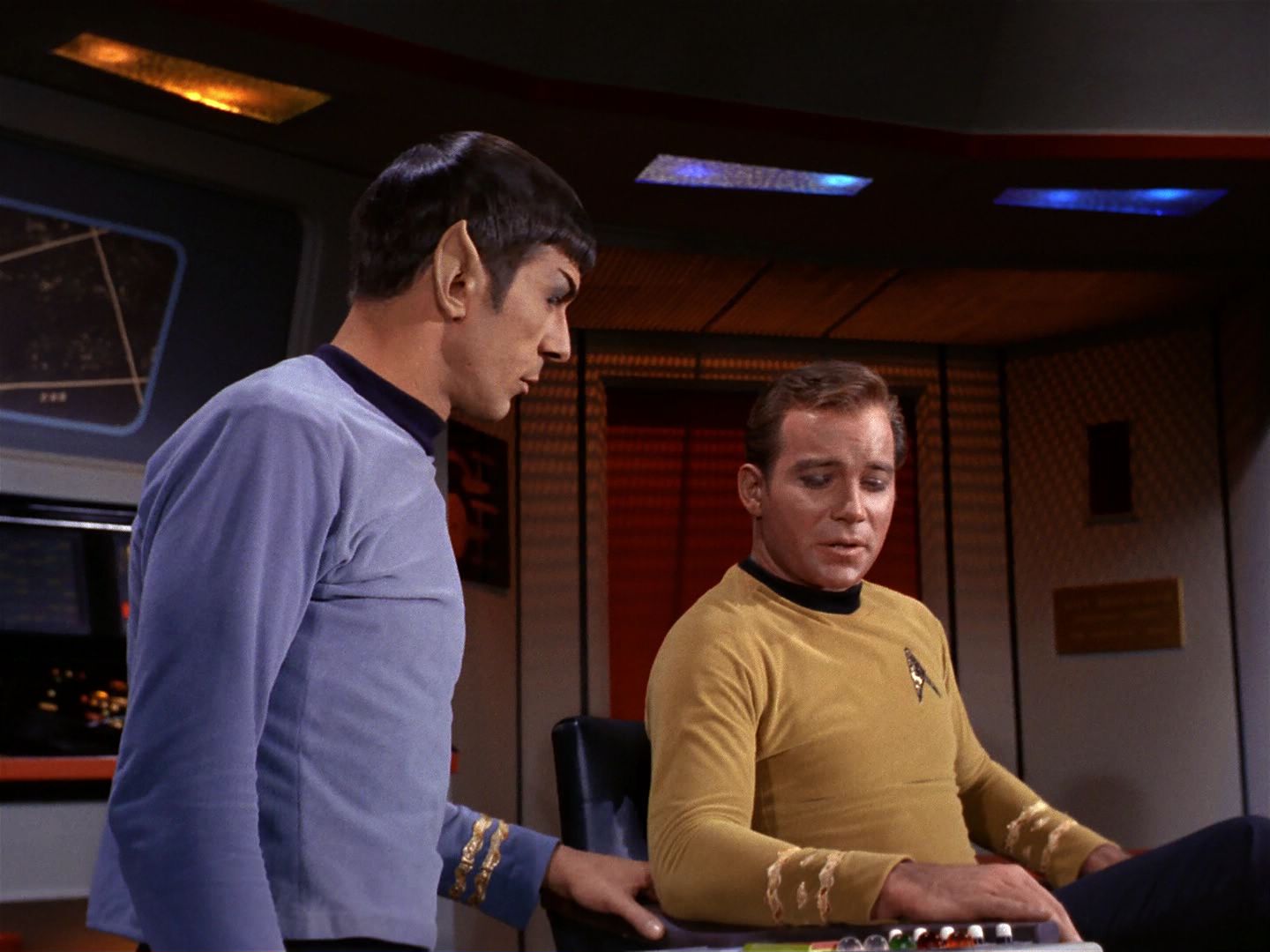 ariane179254_StarTrek_1x19_TomorrowIsYesterday_2973.jpg