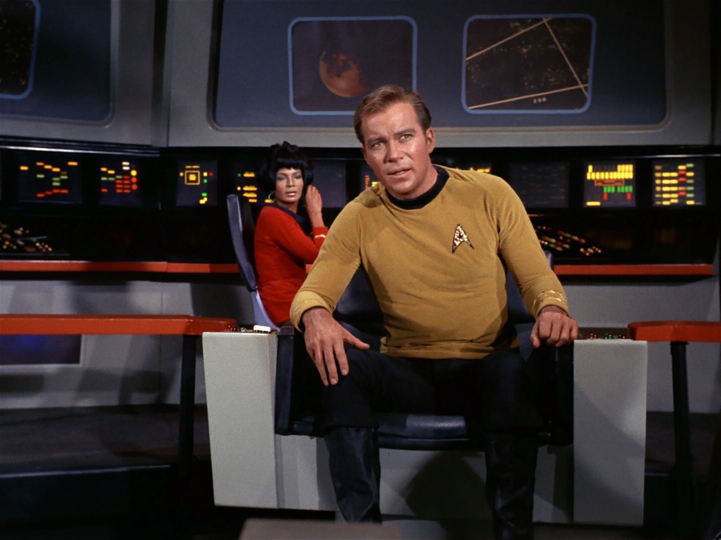 ariane179254_StarTrek_1x19_TomorrowIsYesterday_2994.jpg
