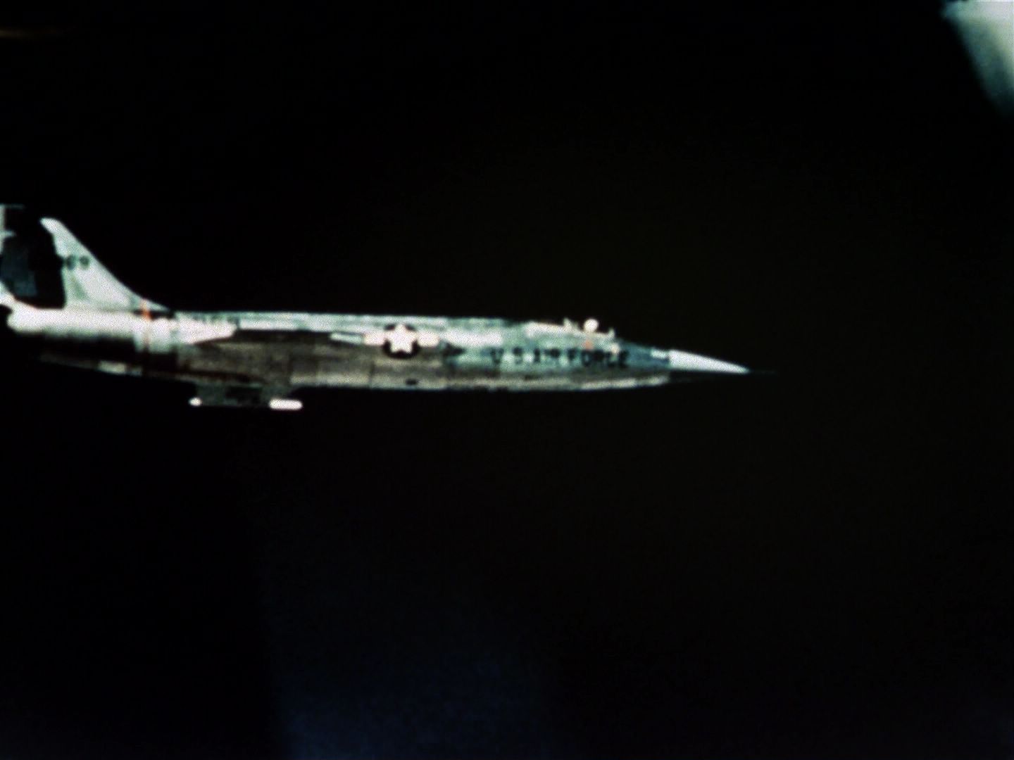 ariane179254_StarTrek_1x19_TomorrowIsYesterday_3006.jpg