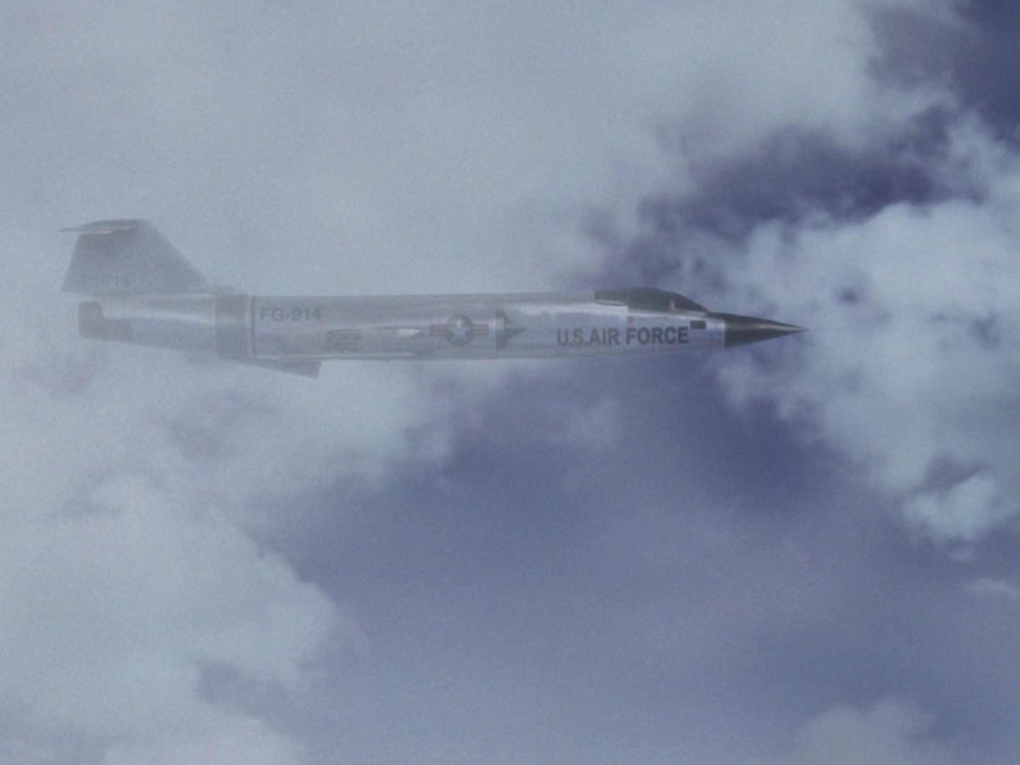 ariane179254_StarTrek_1x19_TomorrowIsYesterday-NewEffects_0106.jpg