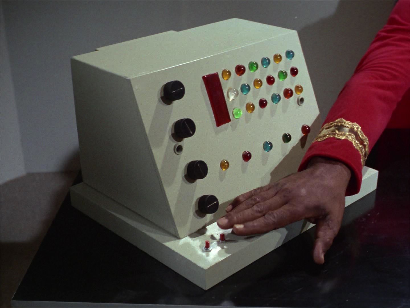 ariane179254_StarTrek_1x20_CourtMartial_0378.jpg