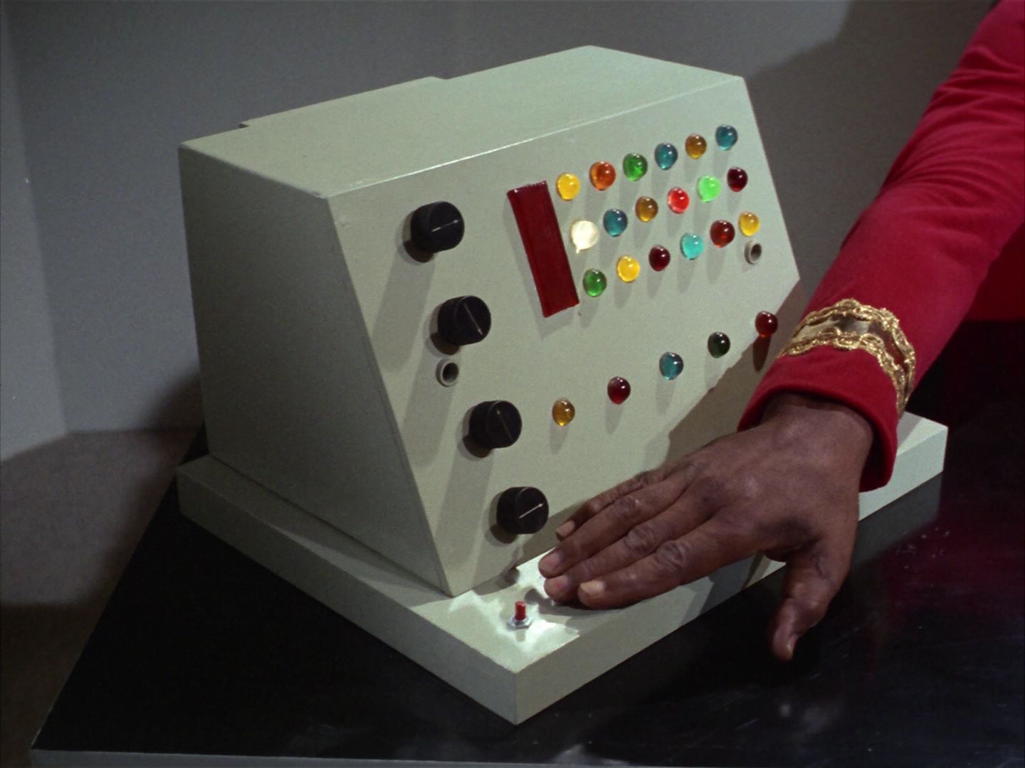 ariane179254_StarTrek_1x20_CourtMartial_0379.jpg